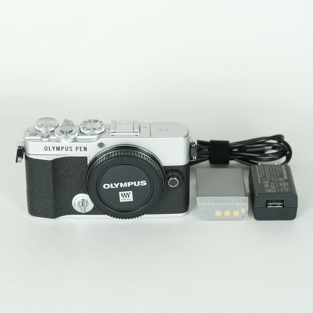 OLYMPUS PEN E-P7 [�{�f�B �V���o�[]