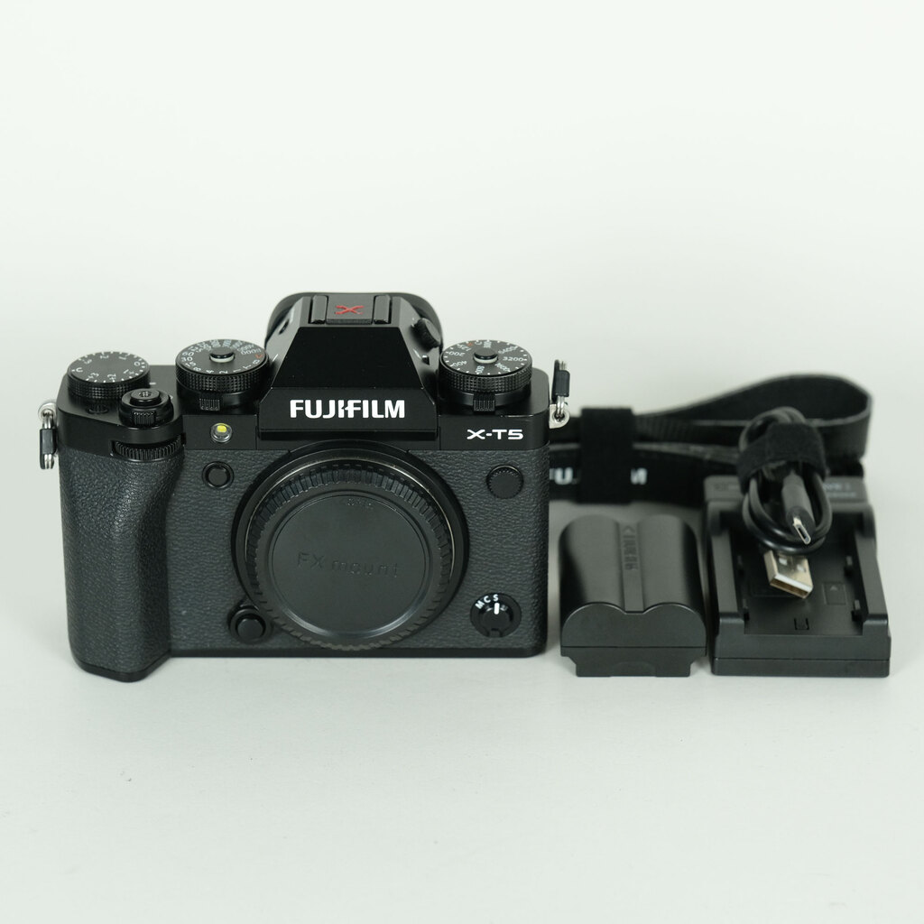 FUJIFILM X-T5 FUJIFILM X-T5