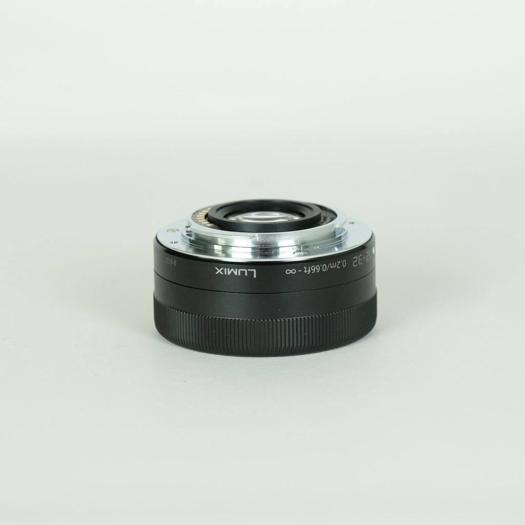 Panasonic LUMIX G VARIO 12-32mm / F3.5-5.6 ASPH. / MEGA O.I.S.