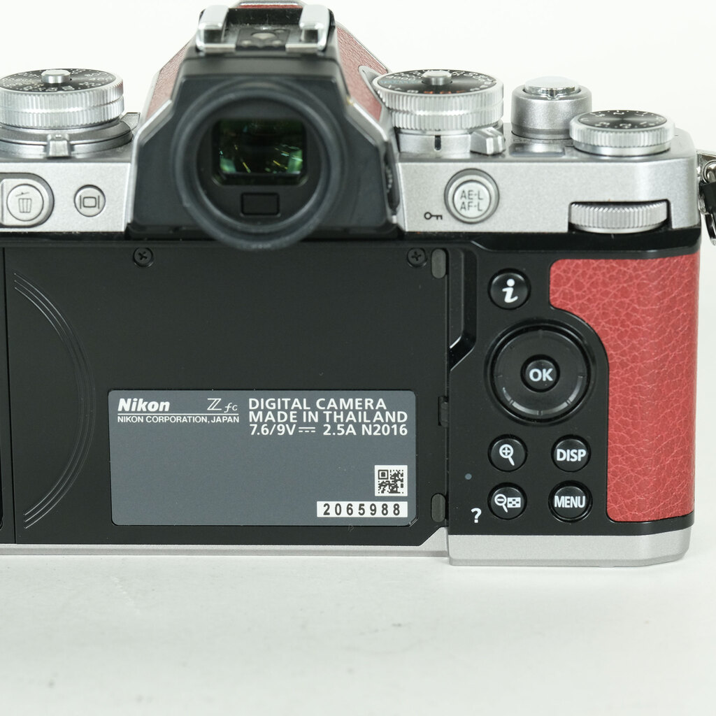Nikon Z fc ボディ シルバー プレミアムエクステリア張替済みの出品