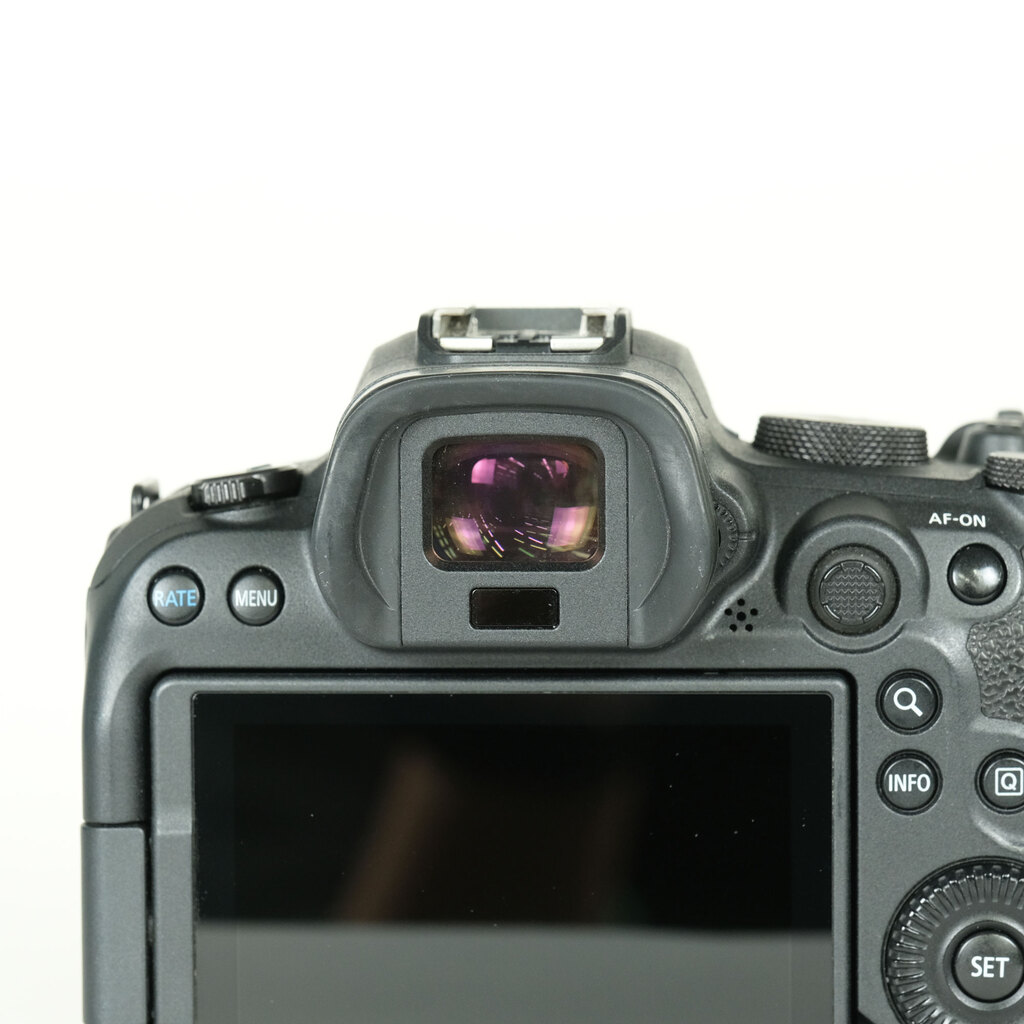 Canon EOS R6 Canon EOS R6