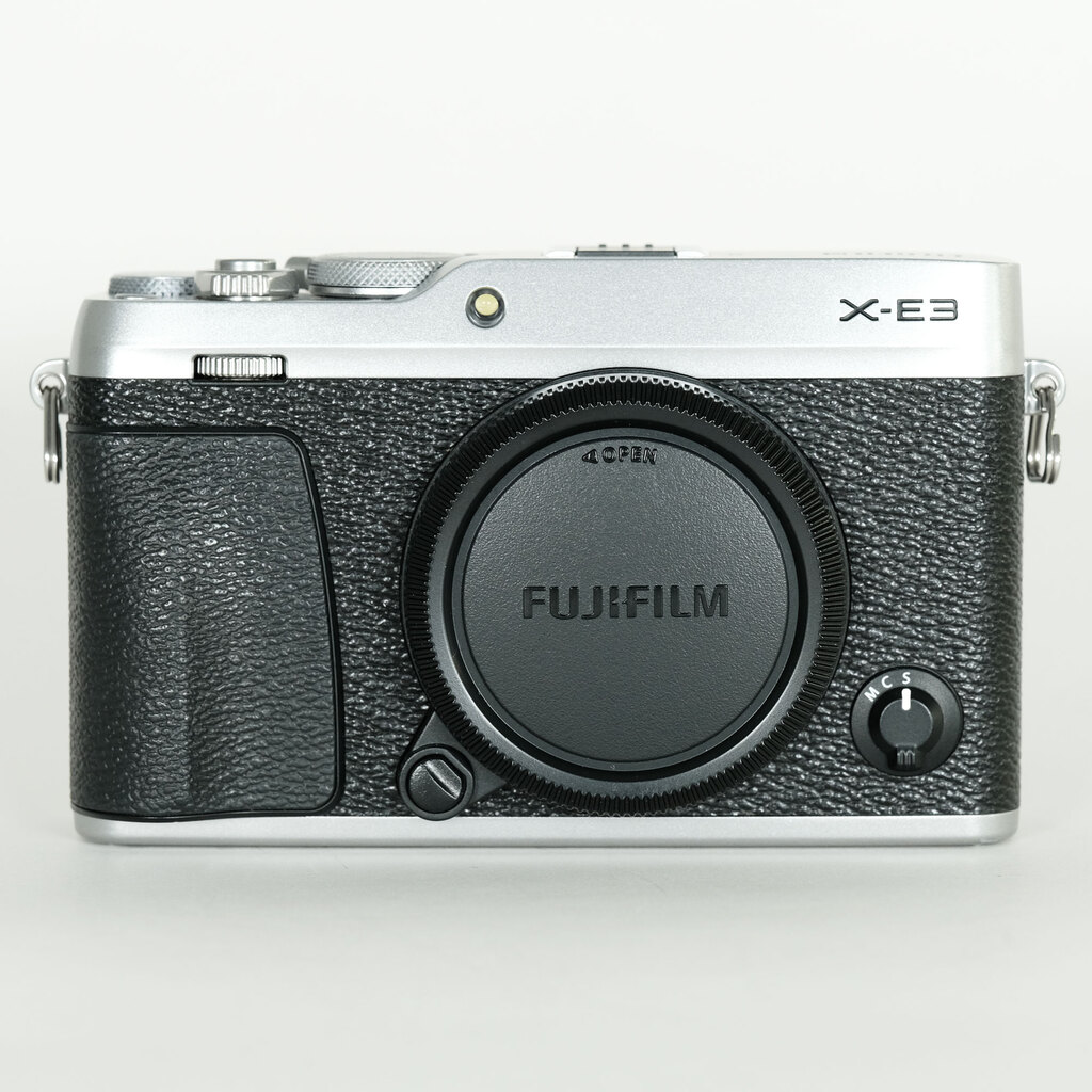 FUJIFILM X-E3