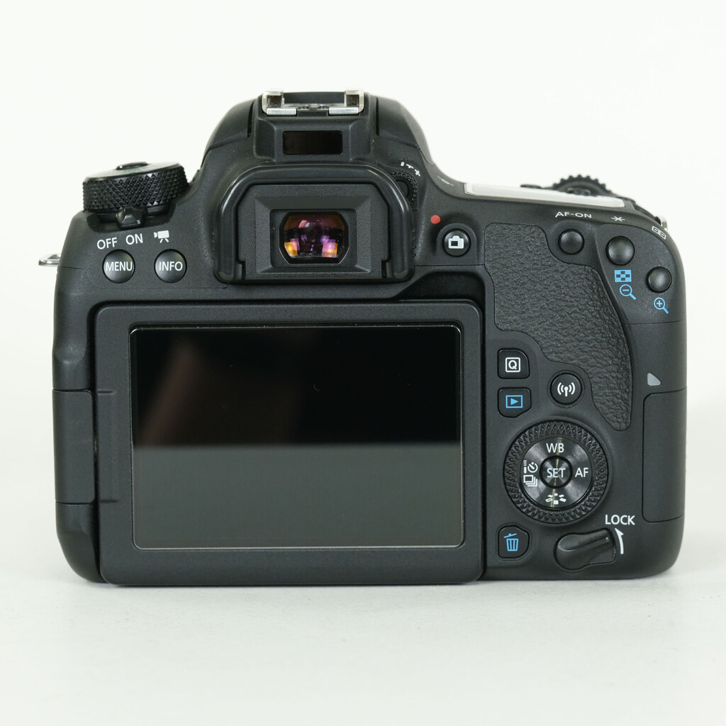 Canon EOS 9000D