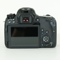 Canon EOS 9000D