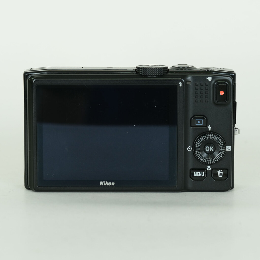Nikon COOLPIX S8200 ノーブルブラック