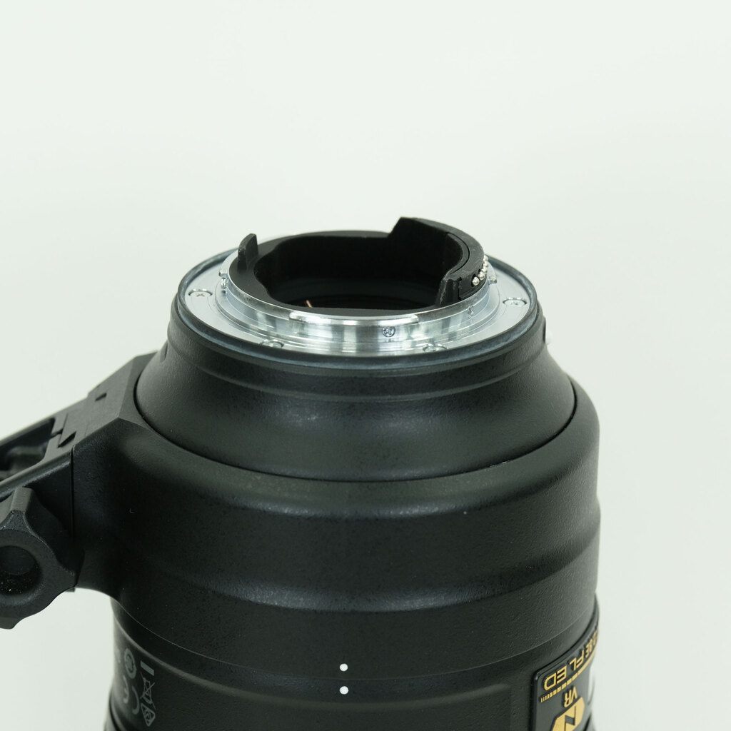 Nikon AF-S NIKKOR 70-200mm f/2.8E FL ED VR Nikon AF-S NIKKOR 70-200mm f/2.8E FL ED VR