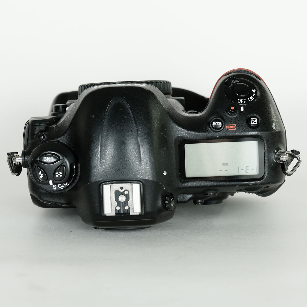 Nikon D4Sの出品 | ONE SCENE（ワンシーン）