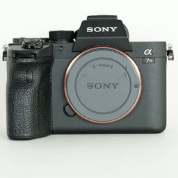 SONY α7RIV ボディ ILCE-7RM4A   【後期モデル 液晶下部にSONYロゴなし】