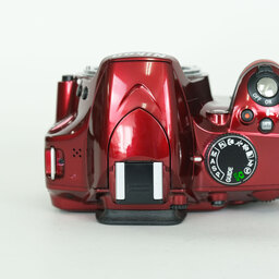 Nikon D3200ボディ レッド