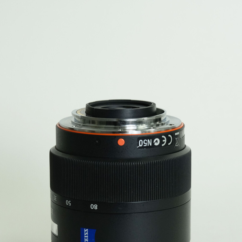 SONY Vario-Sonnar T＊ DT 16-80mm F3.5-4.5 ZA SAL1680Z