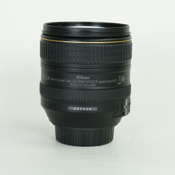 Nikon AF-S DX NIKKOR 16-80mm f/2.8-4E ED VR Nikon AF-S DX NIKKOR 16-80mm f/2.8-4E ED VR