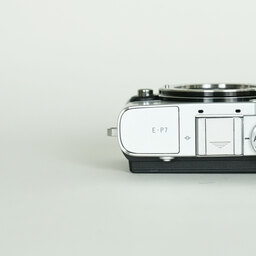 OLYMPUS PEN E-P7