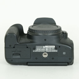 Canon EOS 8000D
