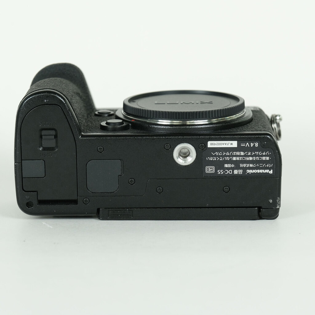 Panasonic LUMIX DC-S5 Panasonic LUMIX DC-S5