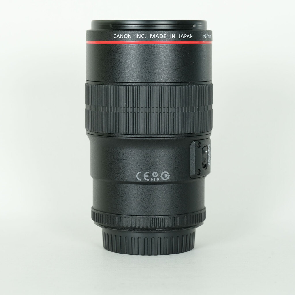 Canon EF100mm F2.8L�}�N�� IS USM