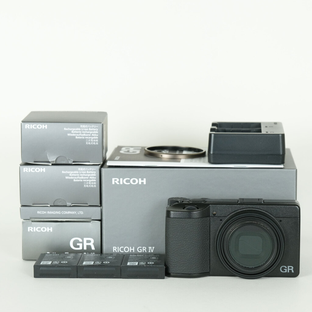 RICOH GR IV
