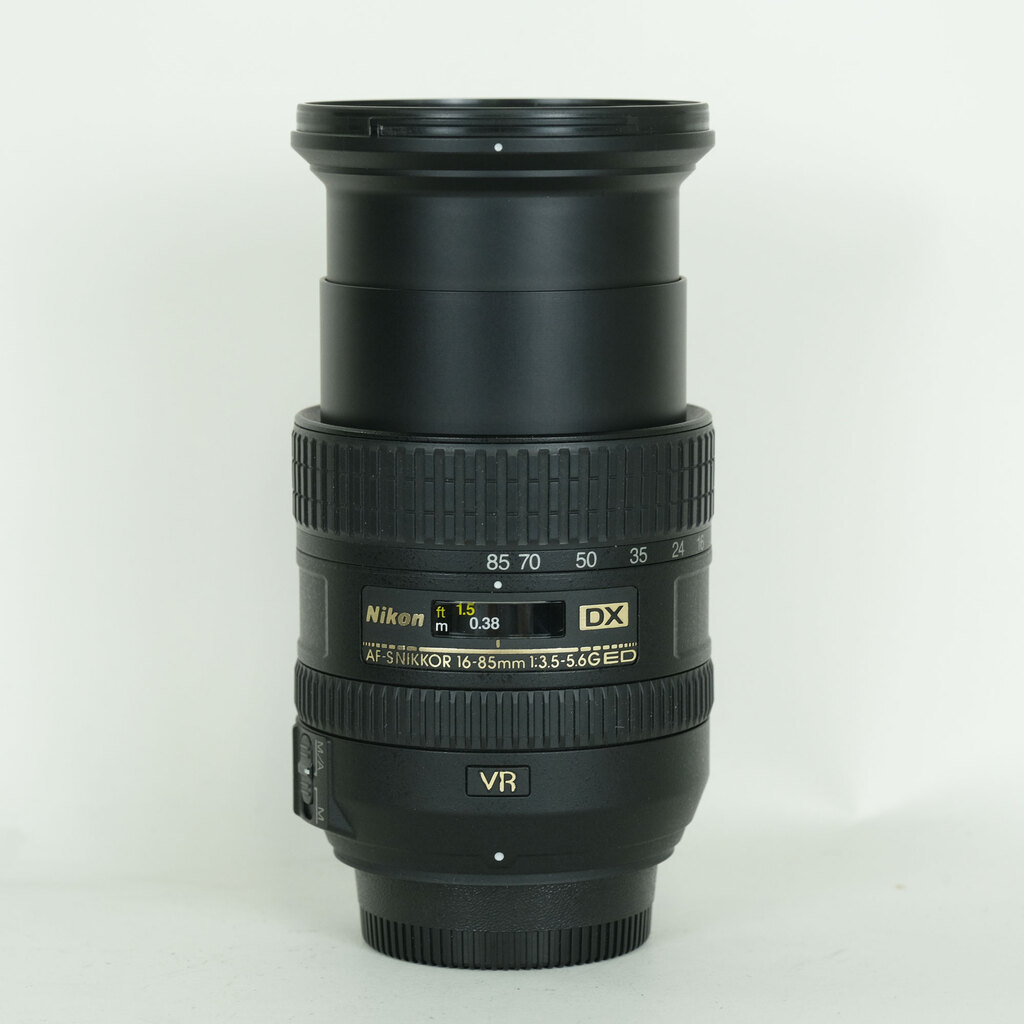 Nikon AF-S DX NIKKOR 16-85mm F3.5-5.6G ED VR Nikon AF-S DX NIKKOR 16-85mm F3.5-5.6G ED VR