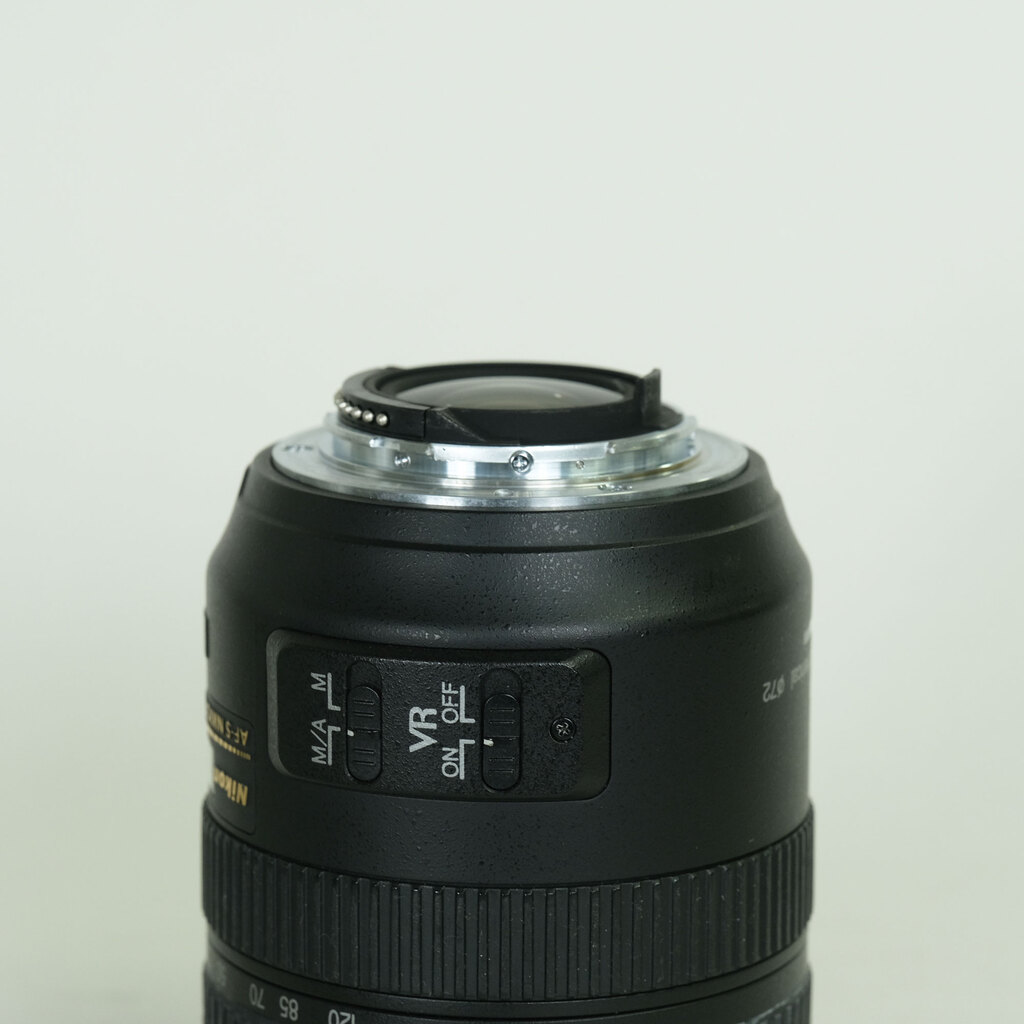 Nikon AF-S VR Zoom-Nikkor 24-120mm F3.5-5.6G IF-ED Nikon AF-S VR Zoom-Nikkor 24-120mm F3.5-5.6G IF-ED