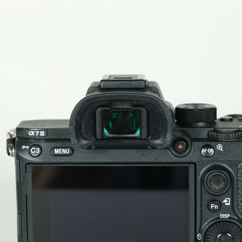 SONY α7 III（ILCE-7M3）の出品 | ONE SCENE（ワンシーン）