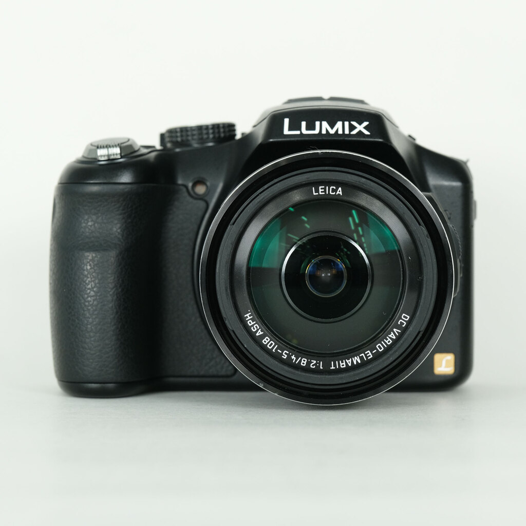 Panasonic LUMIX DMC-FZ200-Kの出品 | ONE SCENE（ワンシーン）