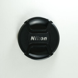 Nikon AF-S DX NIKKOR 18-300mm f/3.5-6.3G ED VR Nikon AF-S DX NIKKOR 18-300mm f/3.5-6.3G ED VR