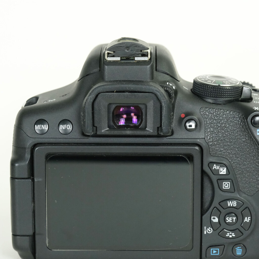 Canon EOS Kiss X8i