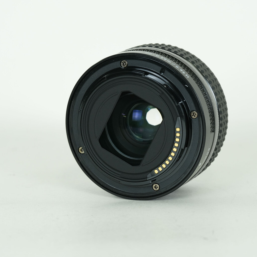 Nikon NIKKOR Z 40mm f/2 Nikon NIKKOR Z 40mm f/2