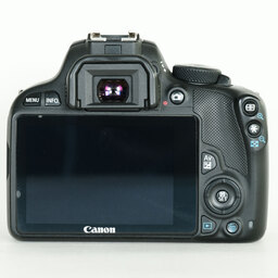 Canon EOS Kiss X7