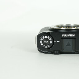 FUJIFILM X-M5