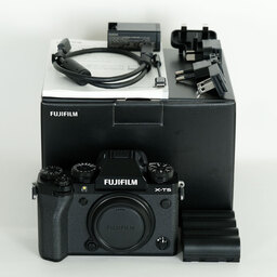 FUJIFILM X-T5