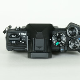 OLYMPUS OM-D E-M5 Mark III