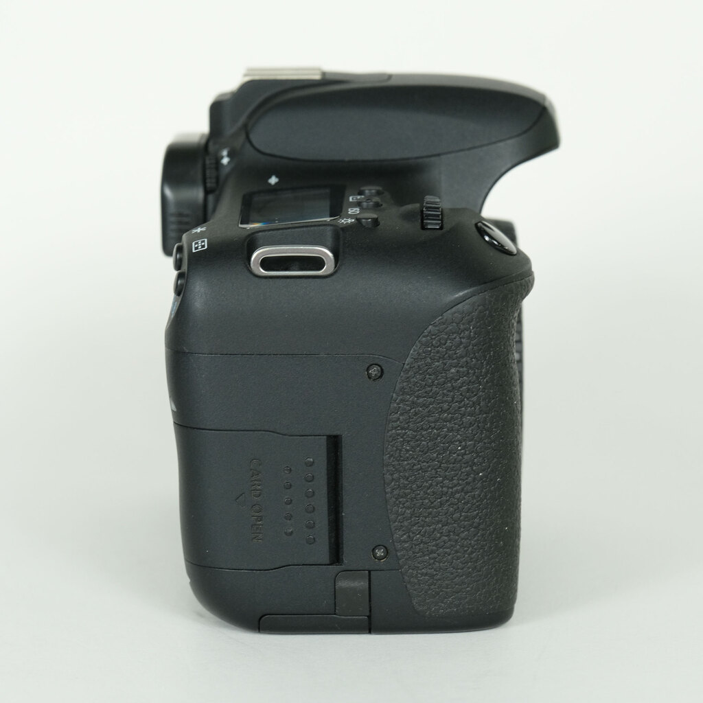 Canon EOS 8000D