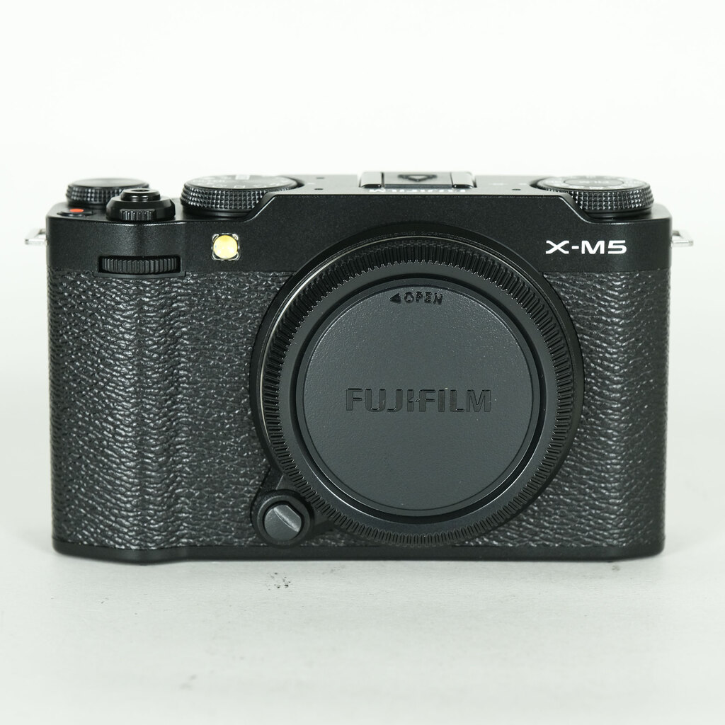 FUJIFILM X-M5