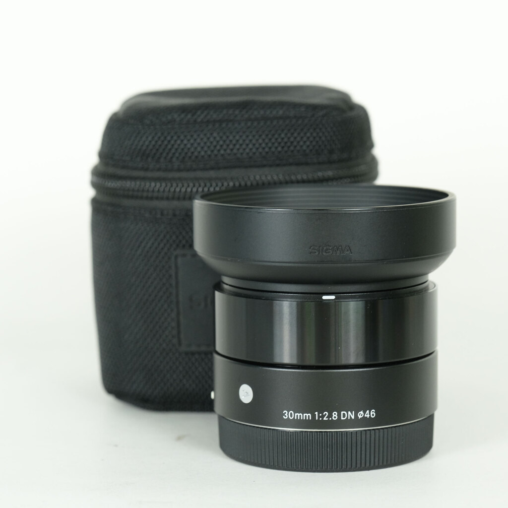 SIGMA A 30mm F2.8 DN (�\�j�[E�p)�u���b�N