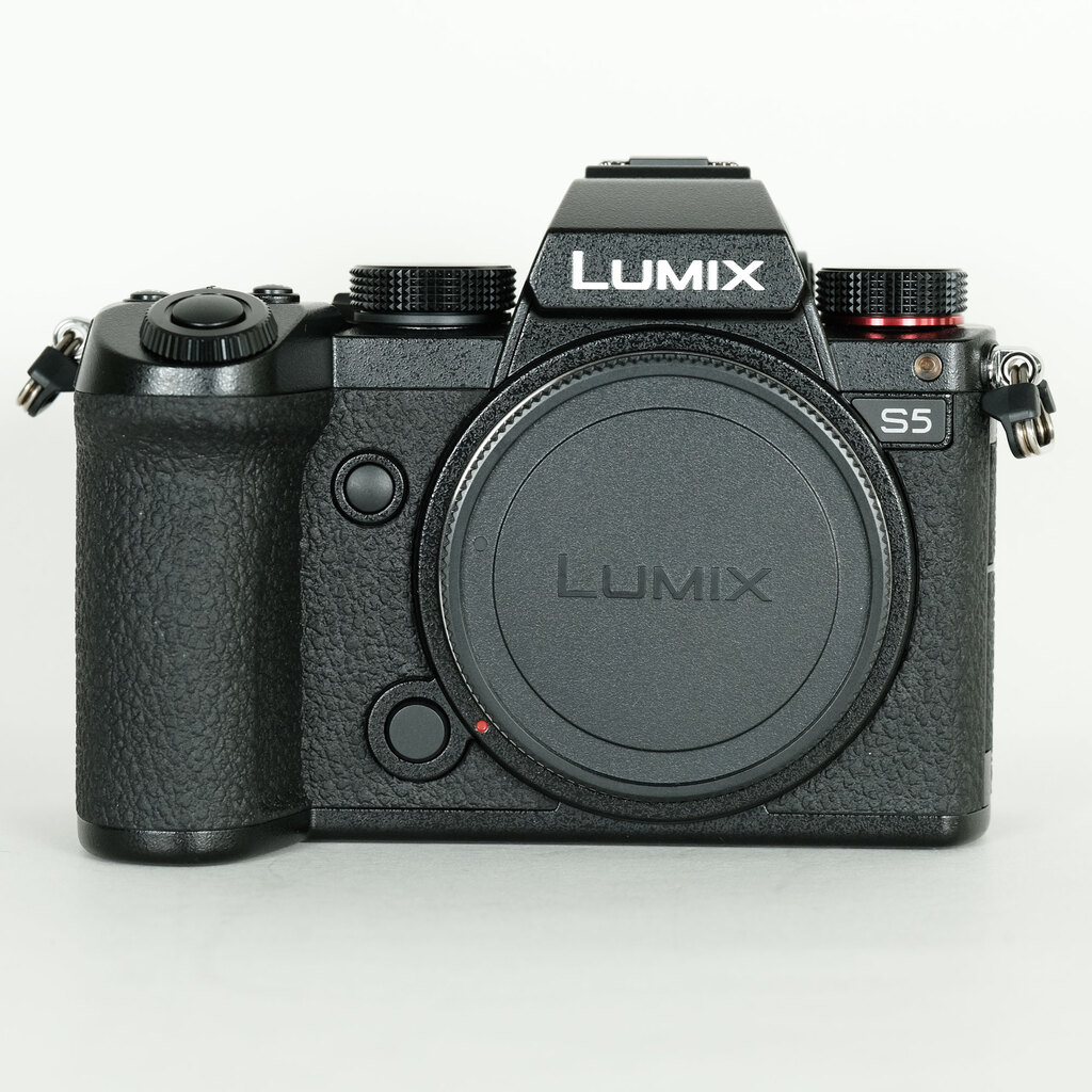 Panasonic LUMIX DC-S5