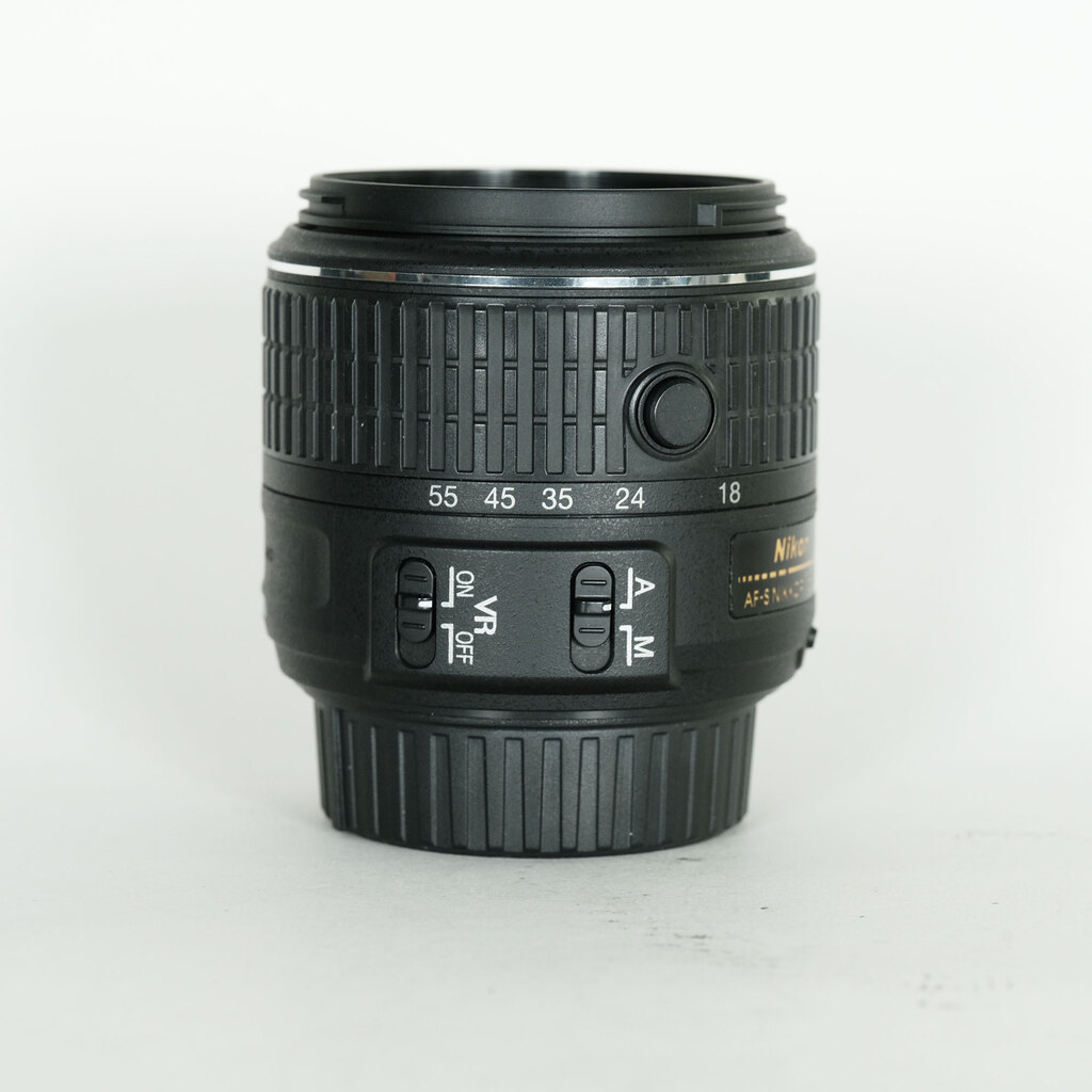 Nikon AF-S DX NIKKOR 18-55mm f3.5-5.6G VR II