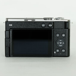 Panasonic LUMIX DC-S9
