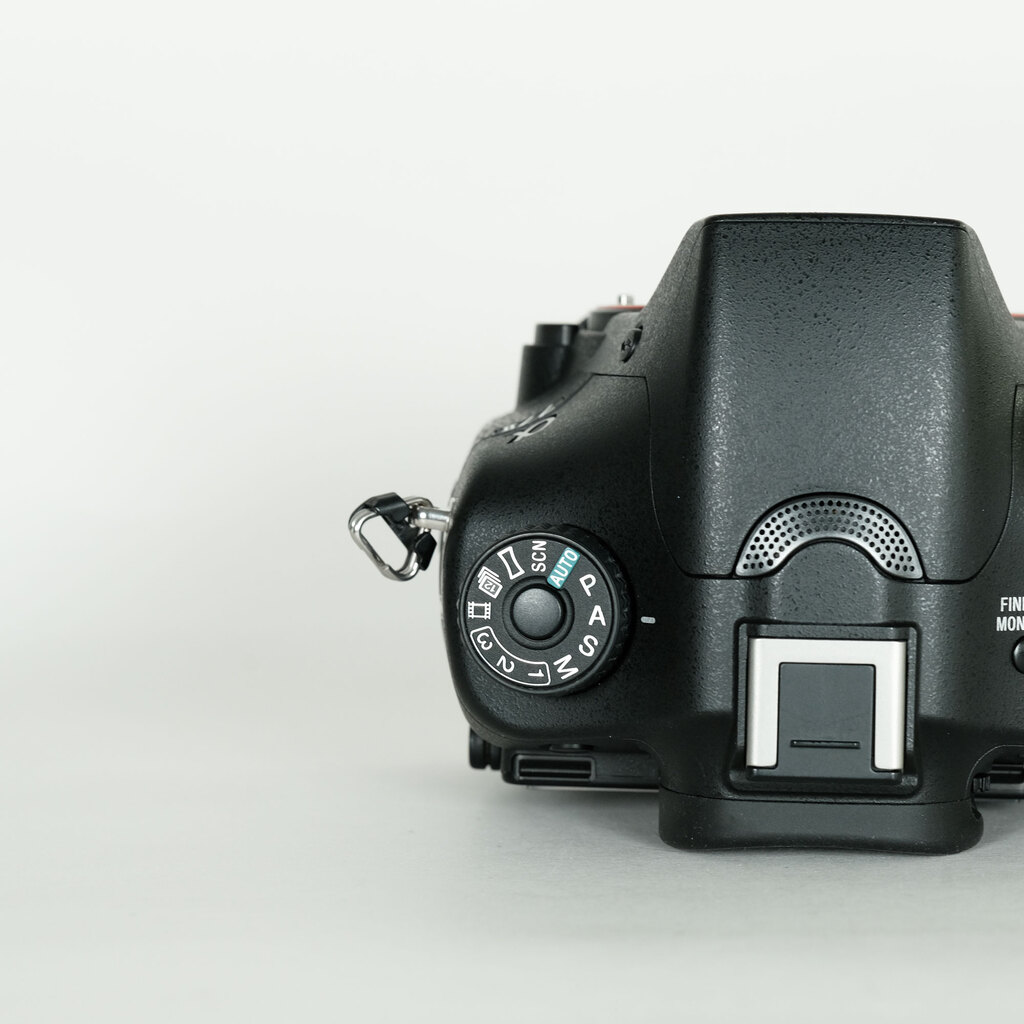 SONY α77IIボディ ILCA-77M2の出品 | ONE SCENE（ワンシーン）