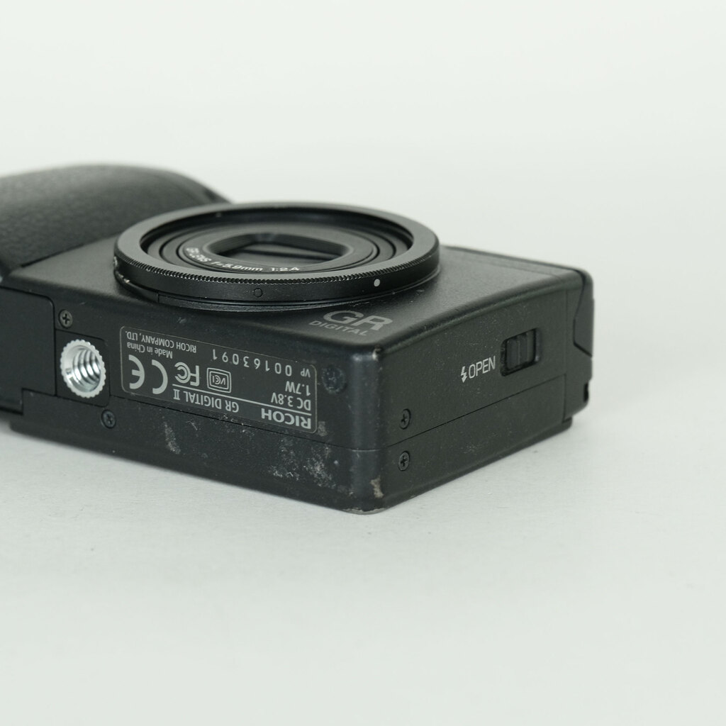 RICOH GR DIGITAL II