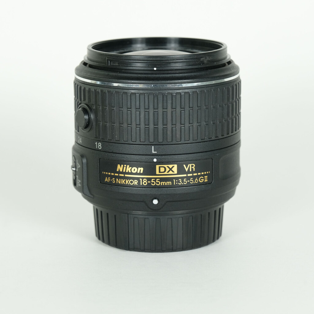 Nikon AF-S DX NIKKOR 18-55mm f3.5-5.6G VR II