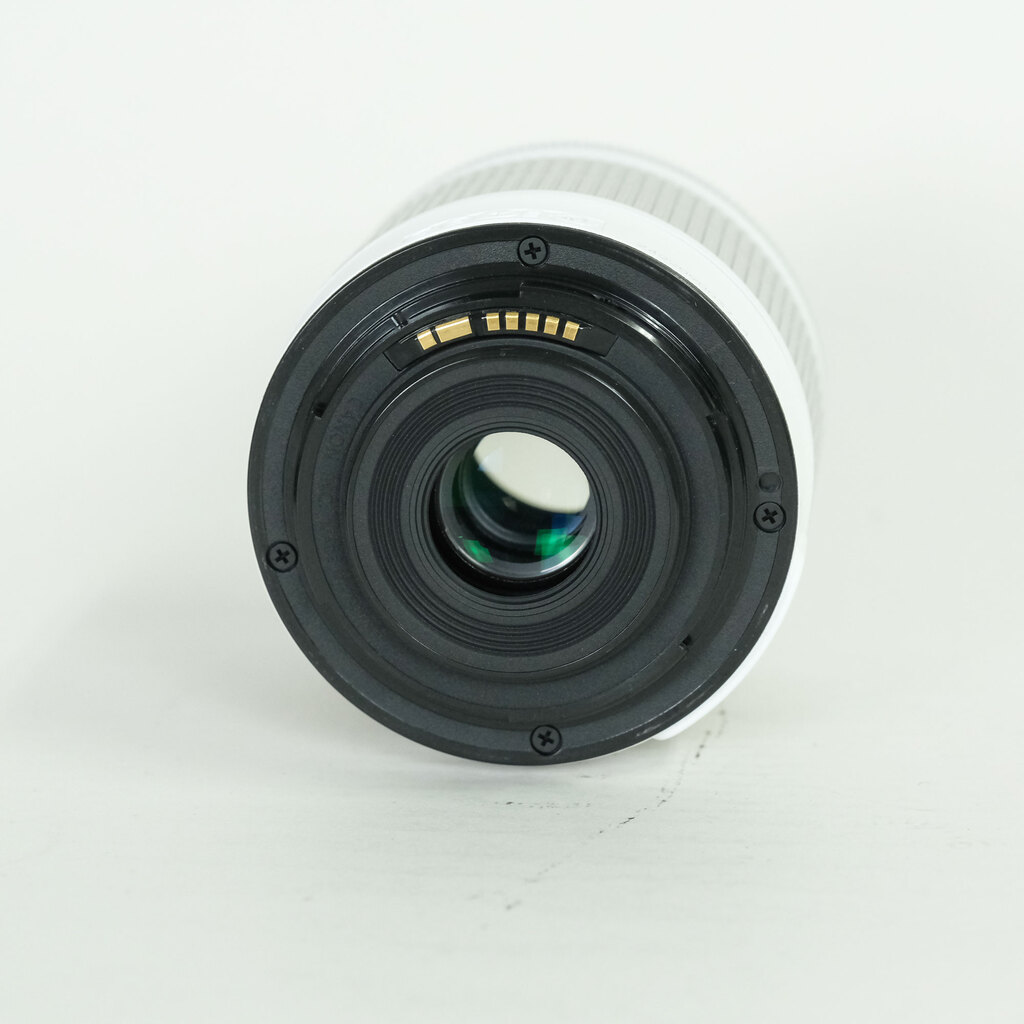 Canon EF-S18-55mm F3.5-5.6 IS STM ホワイト