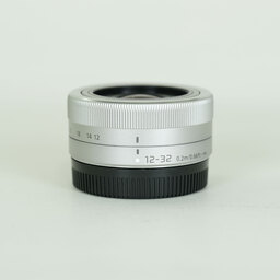 Panasonic LUMIX G VARIO 12-32mm / F3.5-5.6 ASPH. / MEGA O.I.S.