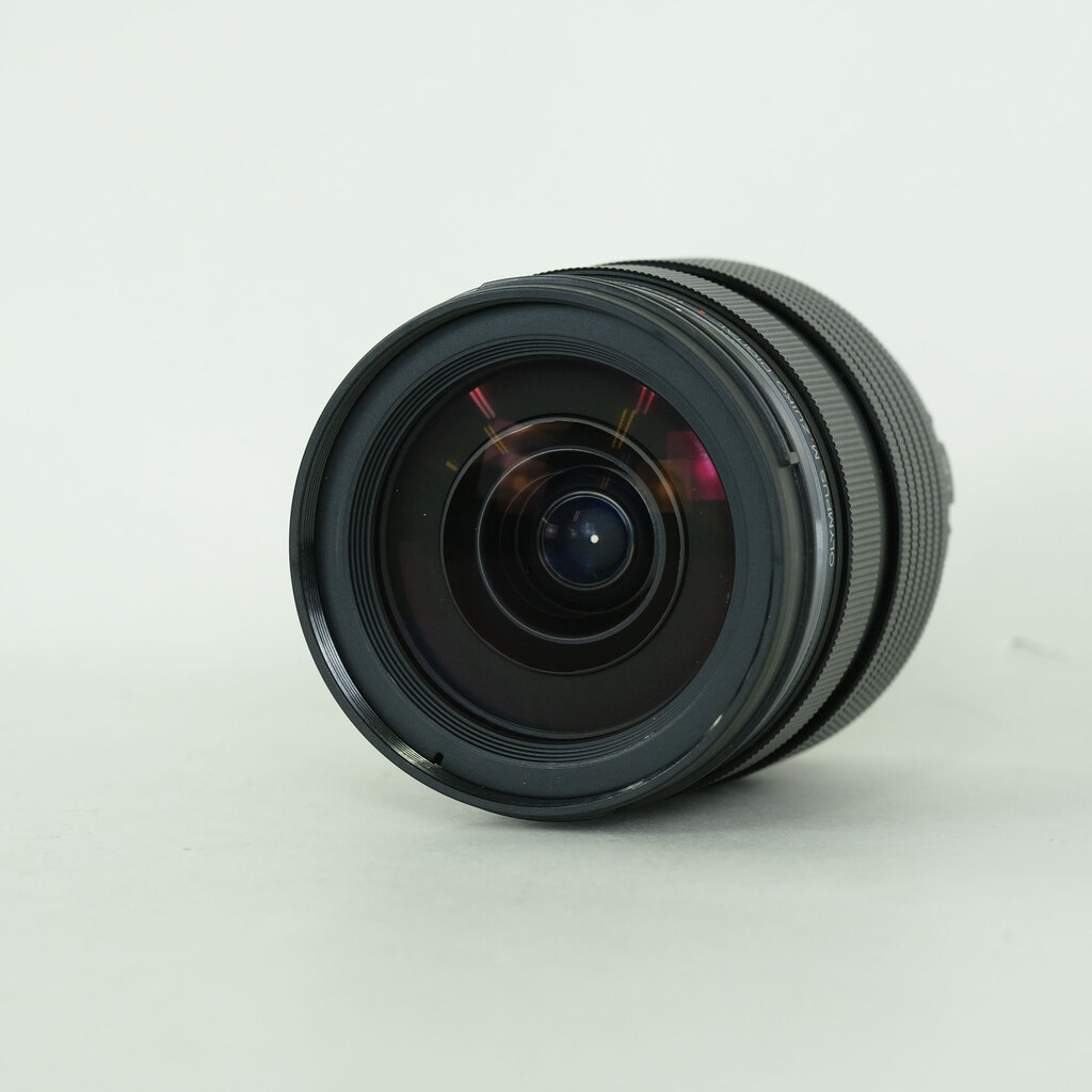 OLYMPUS M.ZUIKO DIGITAL ED 12-40mm F2.8 PRO OLYMPUS M.ZUIKO DIGITAL ED 12-40mm F2.8 PRO