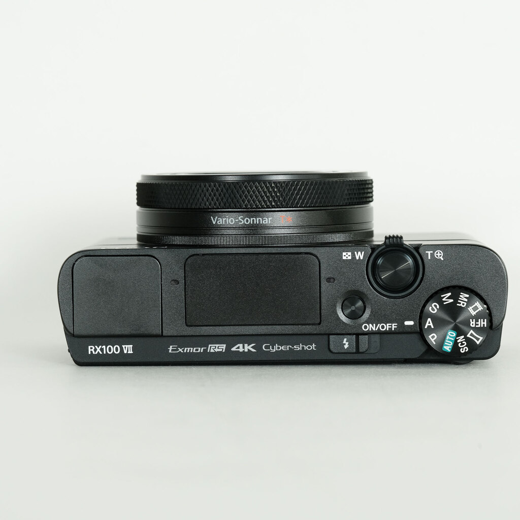 SONY Cyber-shot DSC-RX100M7