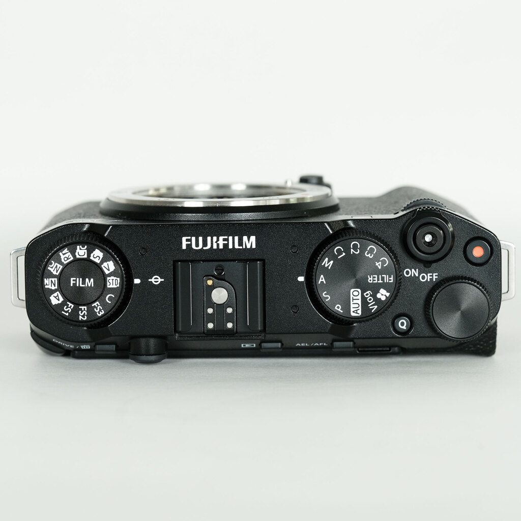 FUJIFILM X-M5