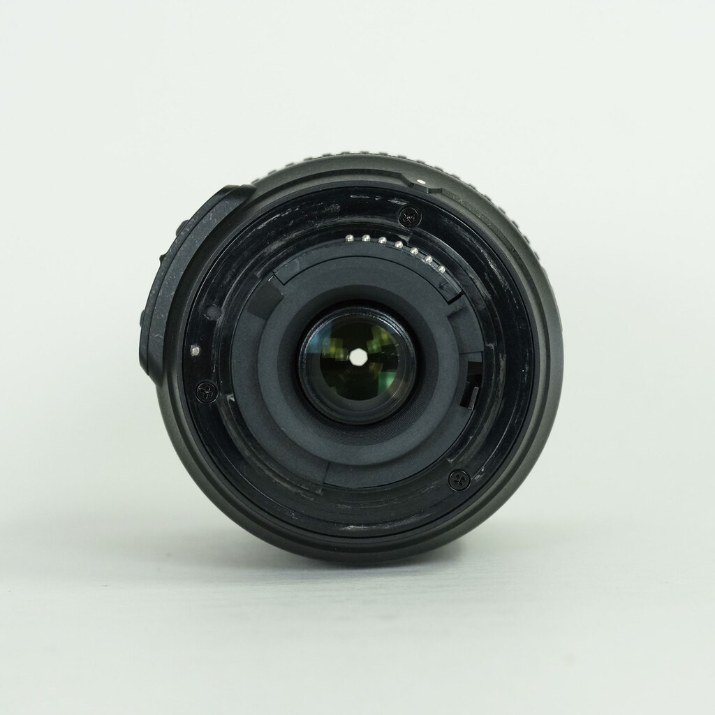 Nikon AF-S DX VR Zoom-Nikkor 55-200mm F4-5.6G IF-ED Nikon AF-S DX VR Zoom-Nikkor 55-200mm F4-5.6G IF-ED