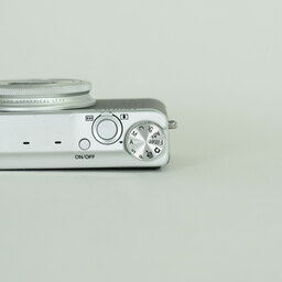 FUJIFILM XQ2 シルバー FUJIFILM XQ2 シルバー