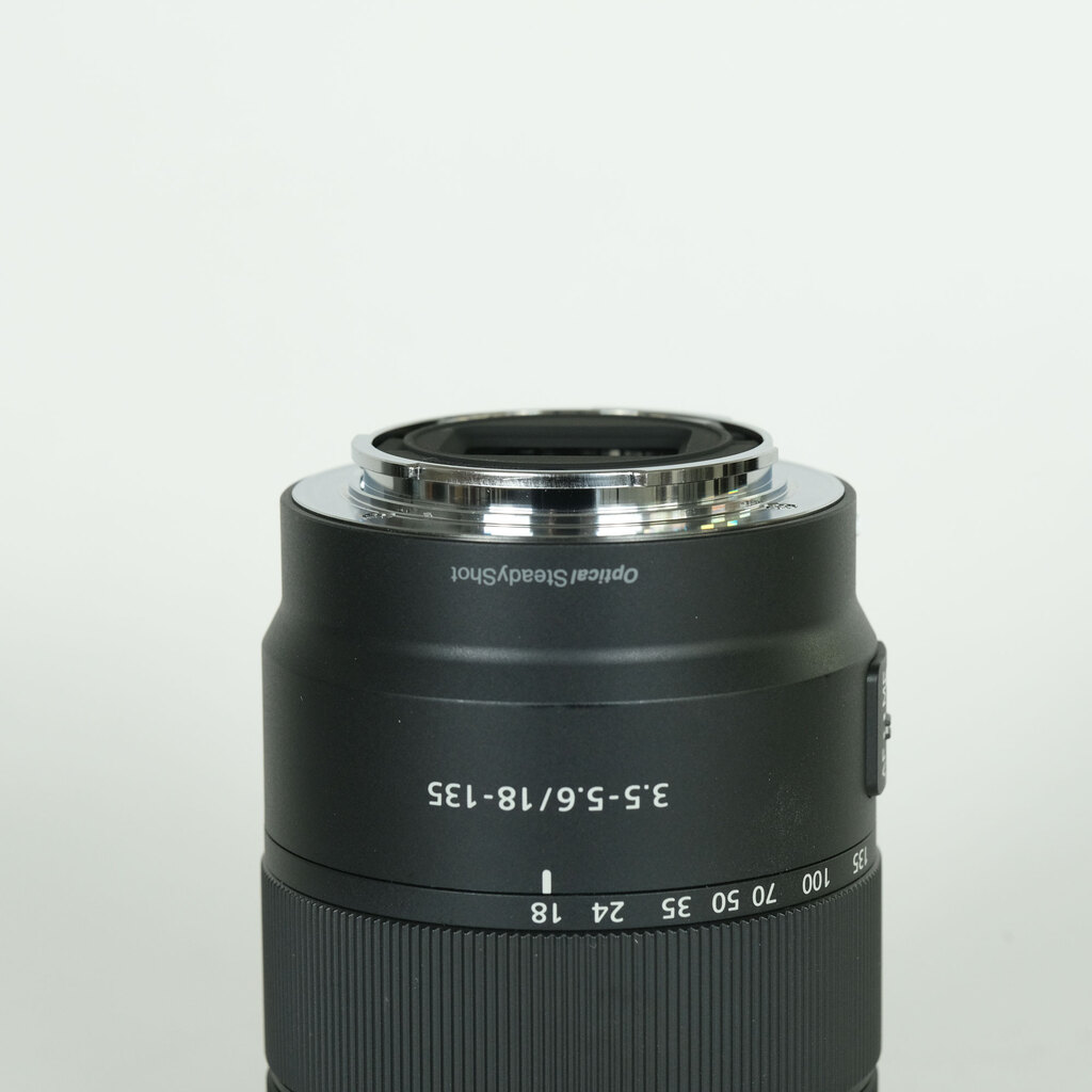 SONY E 18-135mm F3.5-5.6 OSS SEL18135
