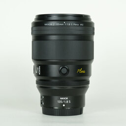 Nikon NIKKOR Z 135mm f/1.8 S Plena