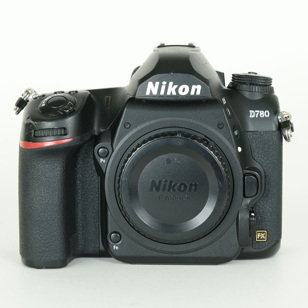 Nikon D780